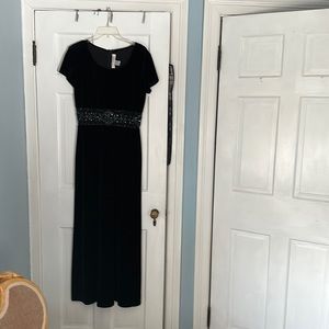 JR Nites black velvet gown
